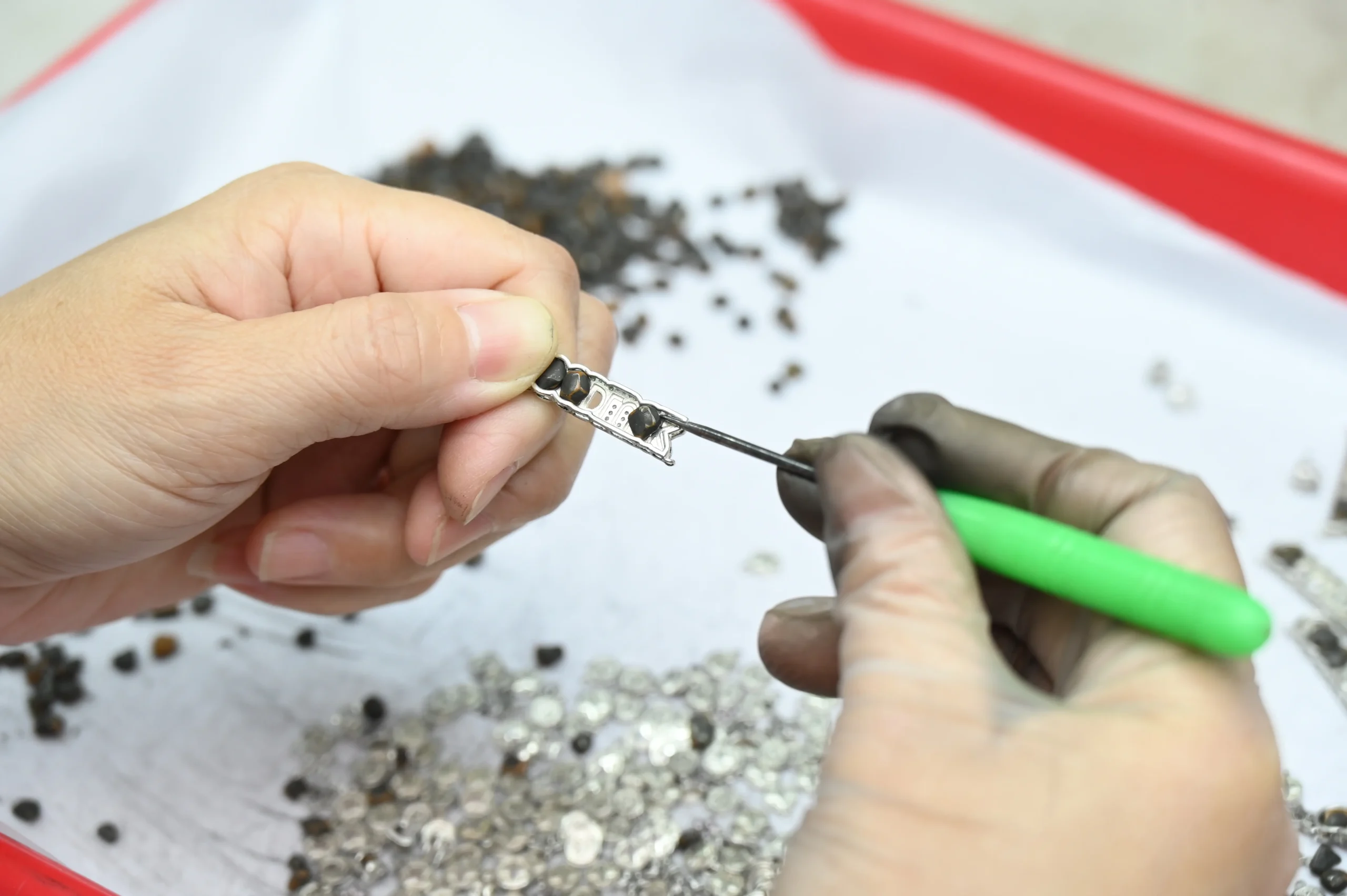fine chic gemstones setting process
